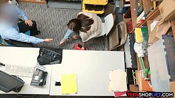 Teen caught shoplifting, stepmom on way 😏