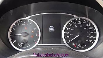 Scopo la Ragazza del Mio Amico Dentro la Sua Macchina