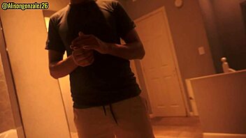 Mirando una pelicula con mi hermanastro y sin querer me trague su pene casi nos descubren alisongonzalez26 x fantasiahardcoresex