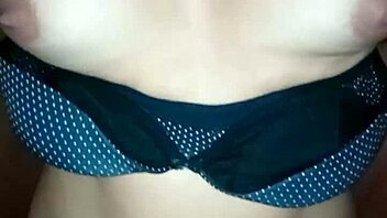 haciendo un rico baile para ti te encantará, sensual y lleno de movimiento