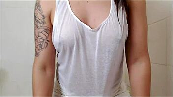 i'm soaking my white cloths in the shower