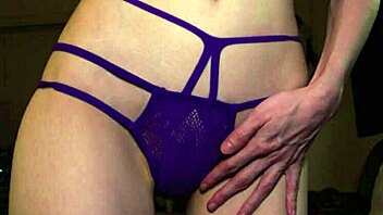 tiny girl in lingerie handles a huge cock, wow! 😍