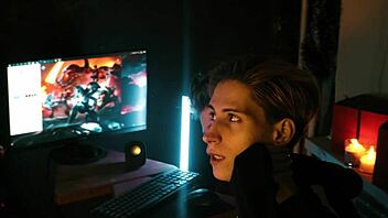 Distracted him from the game to fuck 😏