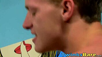 Twink Alex Jordan paljas Kyrvän laukeamisen jälkeen