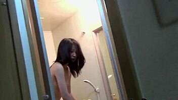 Adik tiri Cina yang nak kote besar