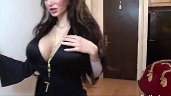 Annina and Amy compete in a sexy softcore battle