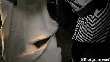 I'm hooked, Loz Lorrimar sucks strangers off dogging at night.