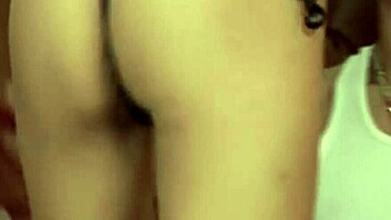 Girlfriend gives blowjob in bikini