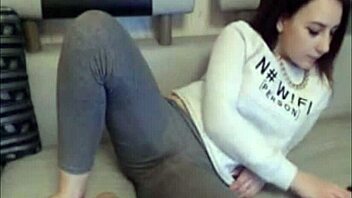 Wow, white girl SOAKS yoga pants with squirt!