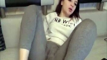Wow, white girl SOAKS yoga pants with squirt!