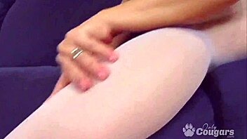 Niya Yu Takes Anal Fucking Like A Pro!