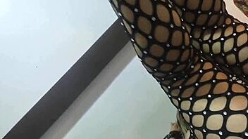 Tired Vivi gets a sensual massage and oral pleasure