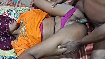 Malik Fucks Naukrani Alone in Room for Hindi Web Series Chut Action