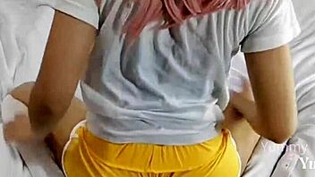 Mi Companero De Clase Me Ayuda A Realizar Bien Los Ejercicios De Educacion Fisica