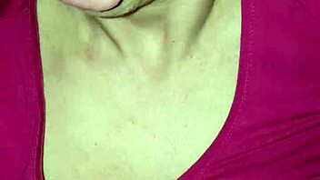 this girl is fingering herself until she squirts all over