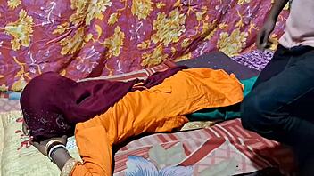 Malik Fucks Naukrani Alone in Room for Hindi Web Series Chut Action