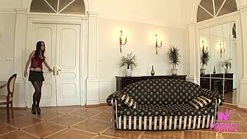 Hot Brunette Valeria Gets All the Cum from Two Dicks