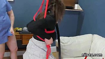 Nymfomanka odvlečena do azylu pro prdely kvůli brutálnímu análnímu trestu!