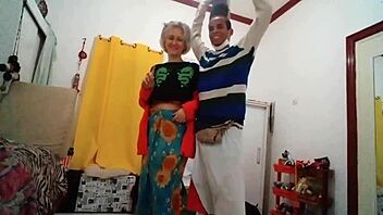 Big tits homemade video with a dominant blonde babe