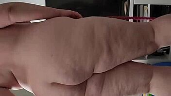 Whitecleverbbw whips her big fat ass homemade