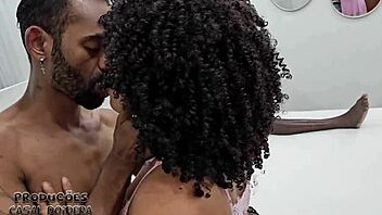 primeira vez no porno da deliciosa barbie marrley gozando muito com pica na buceta e engolindo leite