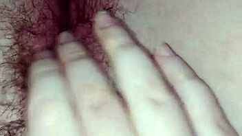 Ensimmäinen kerta pillu videolla, haluatko nähdä miltä tuntuu?