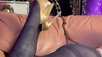 i'm masturbating in my black pantyhose, feeling the nylon on my hairy beaver