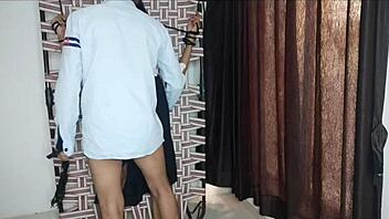 Soniya Bhabhi Has Sex With Her Calssmate With A Big Coc