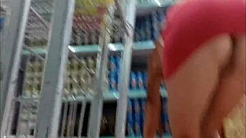 Esposa No Mercado Sem Calcinha Se Exibindo