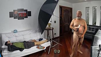 Giih Spanic behind the cameras in photoshoot