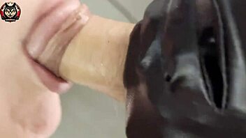 stepsister let me cum on her creamy pussy close-up