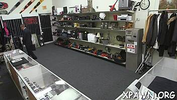 Curvy and lickable dilettante is feeling some pressure 😍