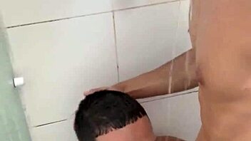 Muscular gay amateur takes monster cock in doggystyle anal, kissing passionately. 😈