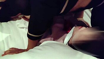 สาวญี่ปุ่นตัวเล็ก 18+ เสิร์ฟในกระโปรงสั้นแบบร้อนแรง!