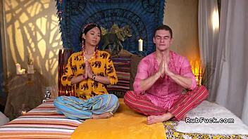 Thai masseuse, uh, totally bangs client hard