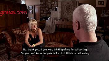 Hej, pozri si tú skúsenú blondínku ponížiť až plače.