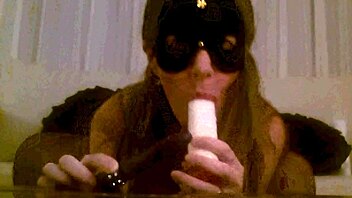 Argentinian MILF alone in homemade video.