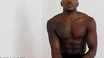 mixitupboy pheonix fellington enjoys solo time