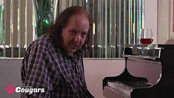 Allie James's Passionate Tongue in Sinn Sage's Wet Pussy