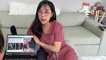 Does amaf elle lee please her tutor?