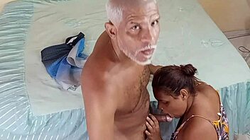 O Cabe�a Branca Velho Tarado Fudendo Cu E Buceta Da Gordinha Arianny Koda Rj!