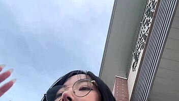 Does amaf elle lee please her tutor?