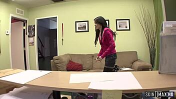 Jazzy Berlin, Show Aiden Ashley Your Skills