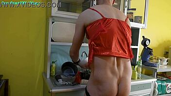 hey, Ditaya orders sissy Cam Crest to clean dishes