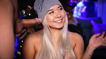 I masturbate my friends penis with my feet for fat latina fetish