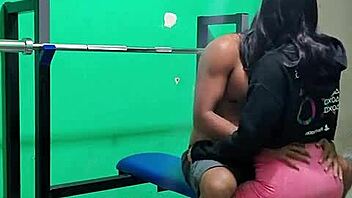 Fucking this latina chick who loves gym in leggings