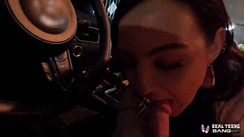 real teen 18+ with big booty shoots first porn video riding and doggystyle! 😎