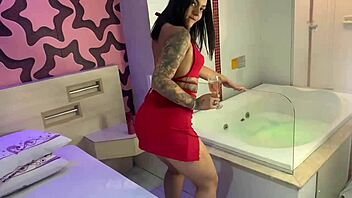 i'm obsessed, she twerked so hard i came inside her