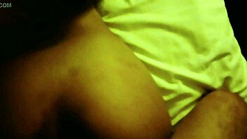 Haciendo chillar a mi puta hasta sacarle los pedotes