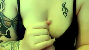 Girlfriend’s palms make him cum so fast! 💦